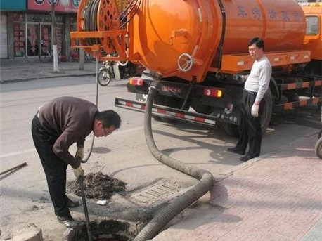 桥头镇清掏化粪池，健康生活从这里开始